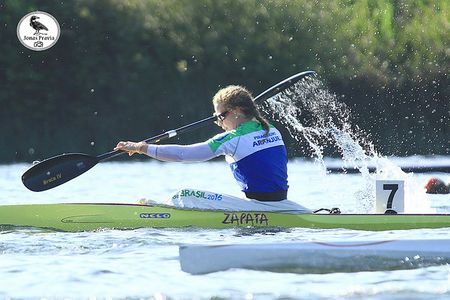 40 Mujer SENIOR K-1 200 m Final A 2018.jpg