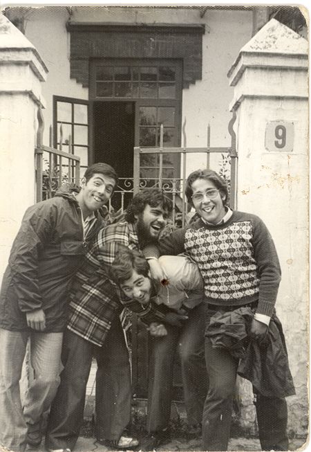 En sevilla C.E. de Fondo-Antonio Vera, Antonio Cobos (toca los huevos a Javi) y Felipe Montero.jpg