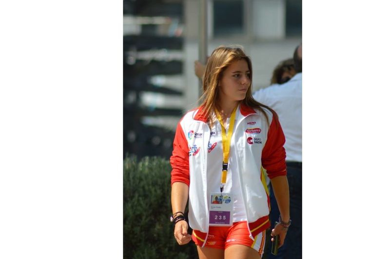 Archivo:ICF Canoe Marathon World Cup 2018 aranzka.jpg
