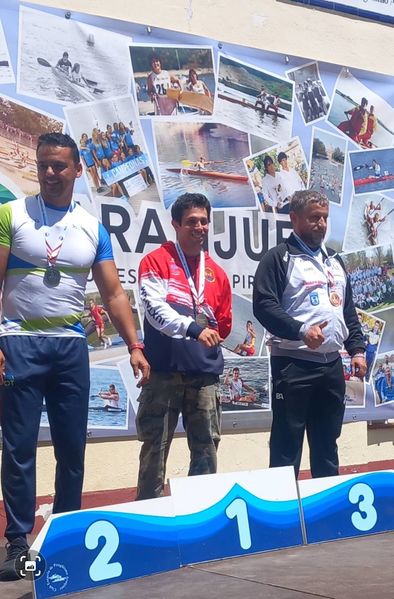 Archivo:Regata H VET 35-39 C1 7000 podiumA.jpg