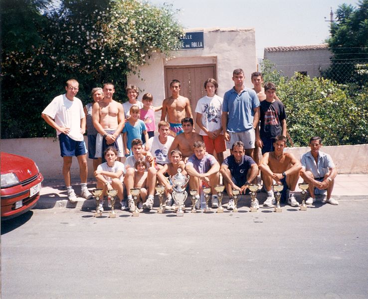 Archivo:EQUIPO ARANJUEZ BLANCA 1995.jpg