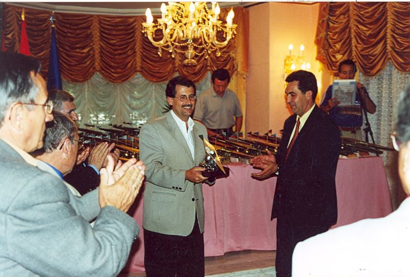 Archivo:TROFEO CEPEDA 2000.jpg