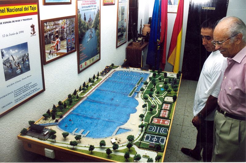 Archivo:JUNIO 2001-A.jpg