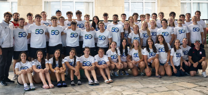 Conmemoración de equipo deportivo en blanco y azul.png