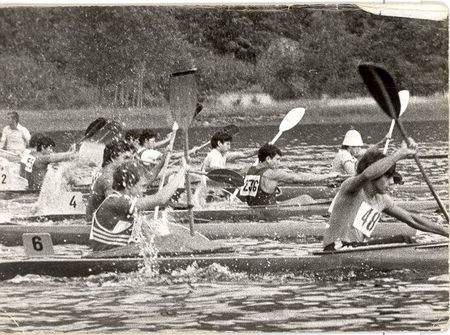 14 y 15 de Agosto de 1975 C.de España de Selecciones Provinciales en Sanabria,Jesus Cobos en el centro dorsal 236 MEDALLA DE PLATA EN K-1 500 M..jpg