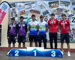 Regata HOMBRES CAD K2 7000 podium.jpg
