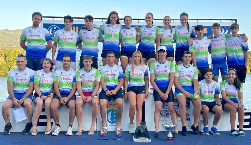Archivo:XII Campeonato de España de Ríos equipo.jpg