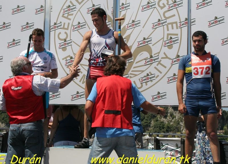 Archivo:VENCEDORES SELLA 2010 C1.jpg