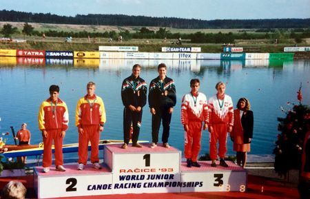 CAMP. MUNDO RACICE 93 PODIUM.jpg