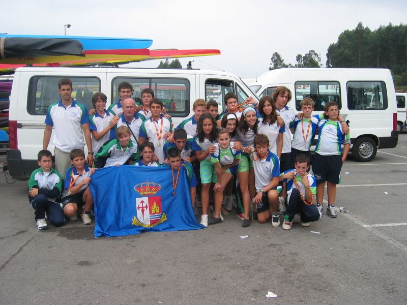 Archivo:Equipo Campeonato de España de Velocidad de Infantiles 2.jpg