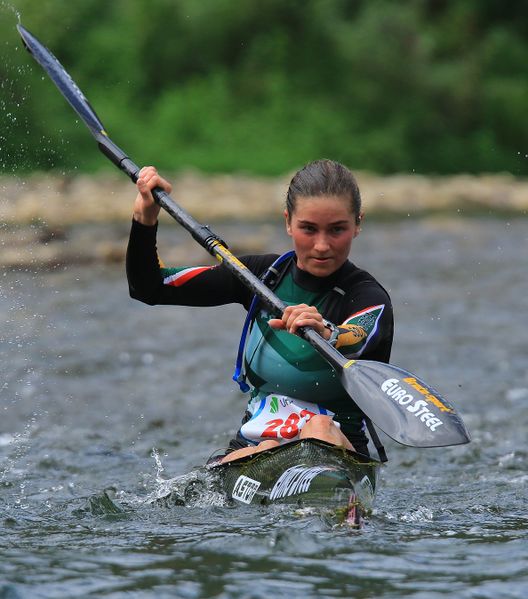 Archivo:Christie Mackenzie sella 2004 récord A.jpg