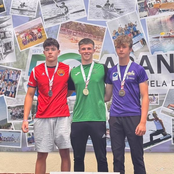 Archivo:Regata HOMBRES CAD K1 7000 podium.jpg